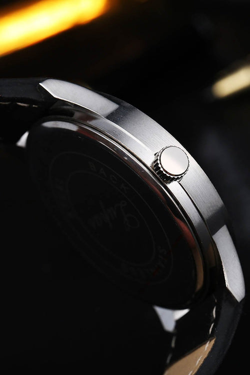 Reloj Clásico de Cuero Negro