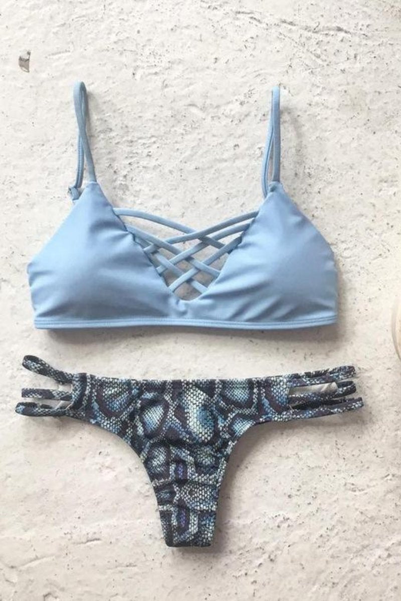 Bikini de vendaje y flores