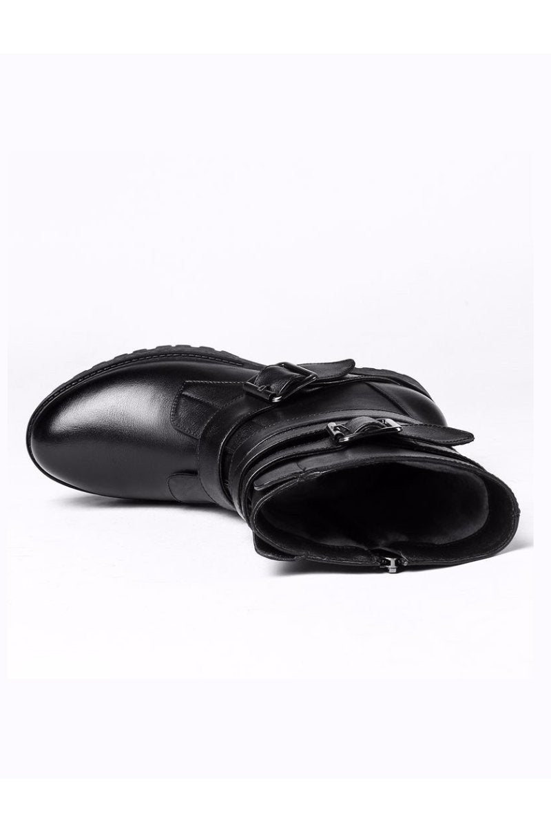 Botas con Correas Negras y Hebillas Múltiples